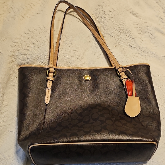 Coach Brown Tan Tote Bag PurseWomen Shoulder Barely Used 16 X 12 Signature